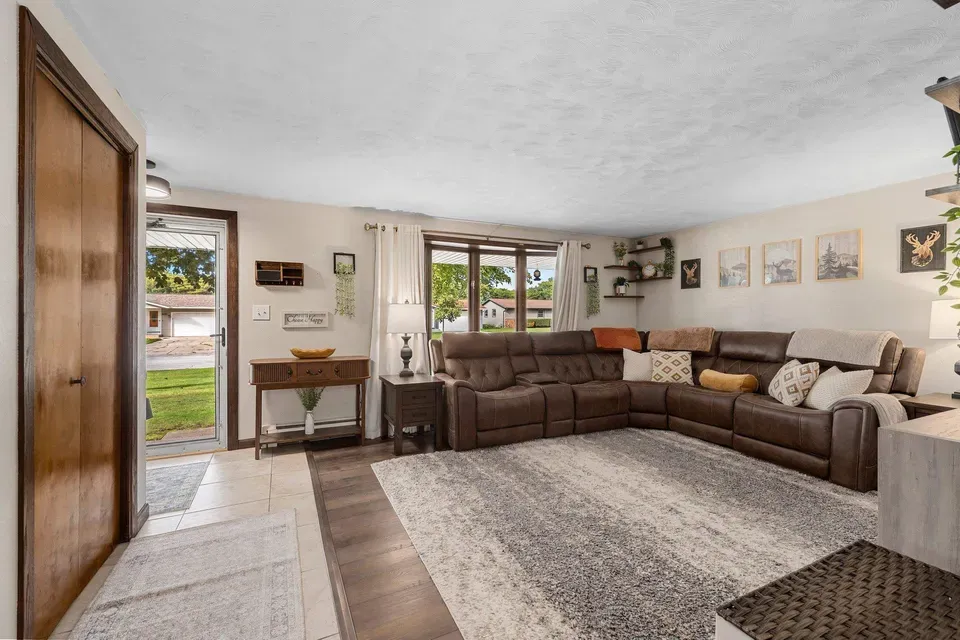 4 Bed 2 Bath Established Mid-Century Residence in Green Bay, WI - 5