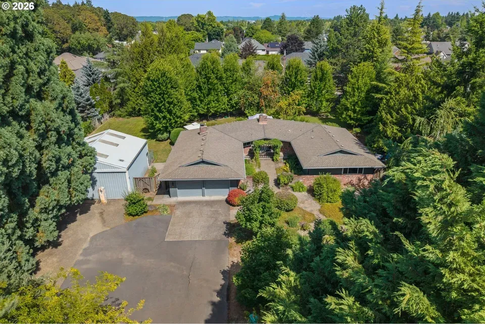 4 Bed 2 Bath Established Mid-Century Residence in Hillsboro, OR - 1