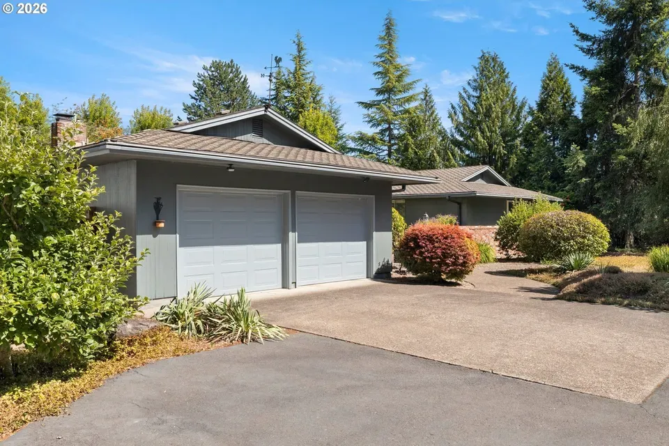 4 Bed 2 Bath Established Mid-Century Residence in Hillsboro, OR - 3