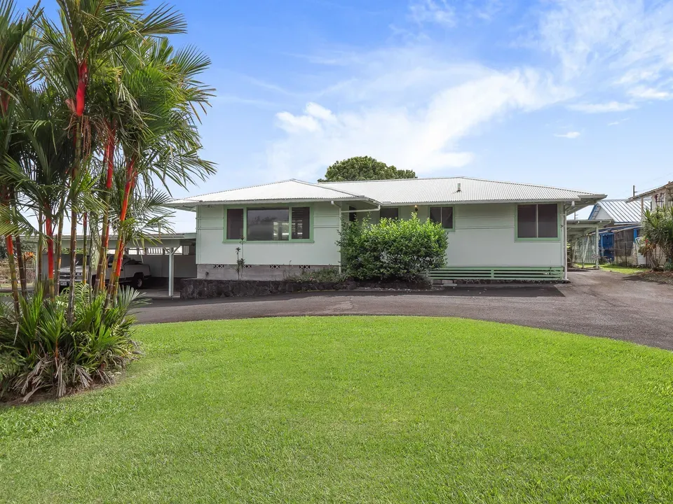 4 Bed 2 Bath Established Mid-Century Residence in Hilo, HI