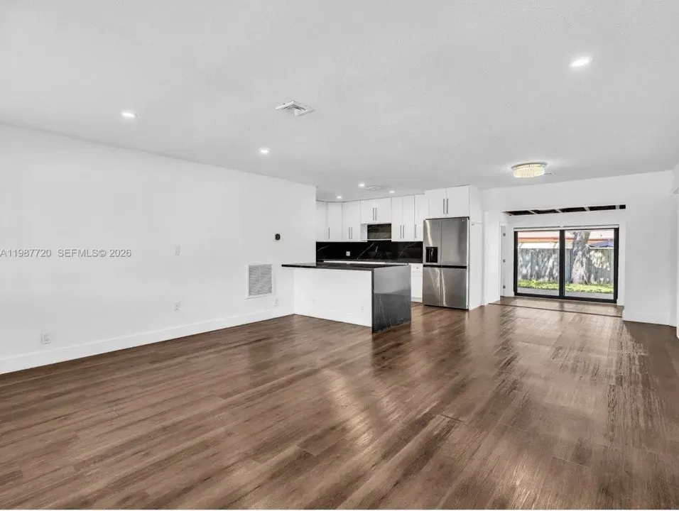 4 Bed 2 Bath Established Mid-Century Residence in Hollywood, FL - 2