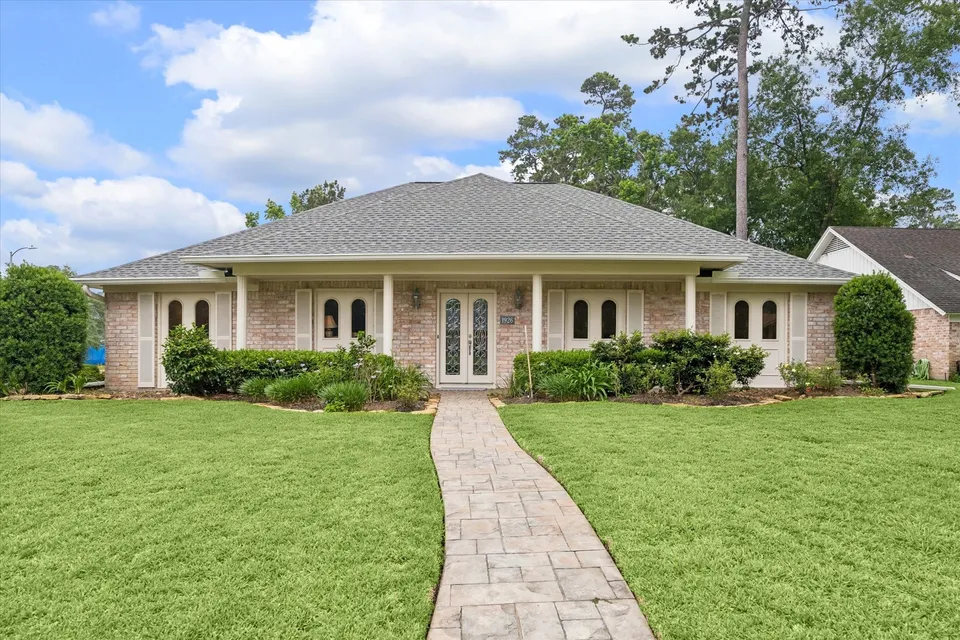 4 Bed 2 Bath Established Mid-Century Residence in Houston, TX - Hero