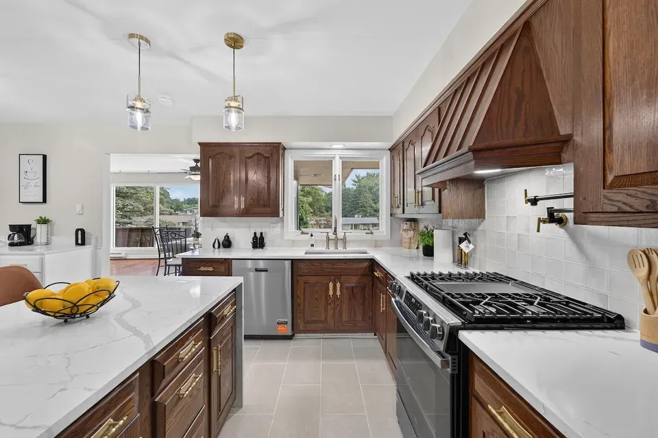 4 Bed 2 Bath Established Mid-Century Residence in Kenosha, WI - 3