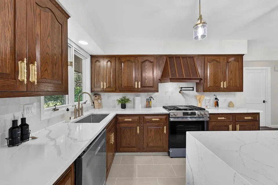 4 Bed 2 Bath Established Mid-Century Residence in Kenosha, WI - 4