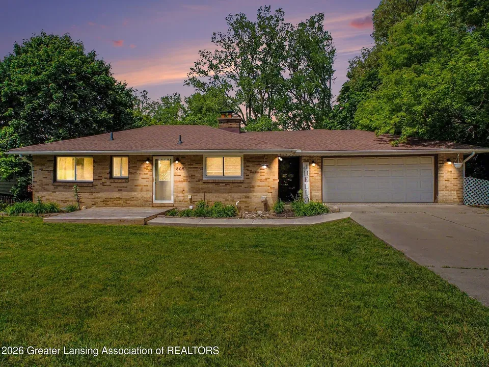 4 Bed 2 Bath Established Mid-Century Residence in Lansing, MI - 3