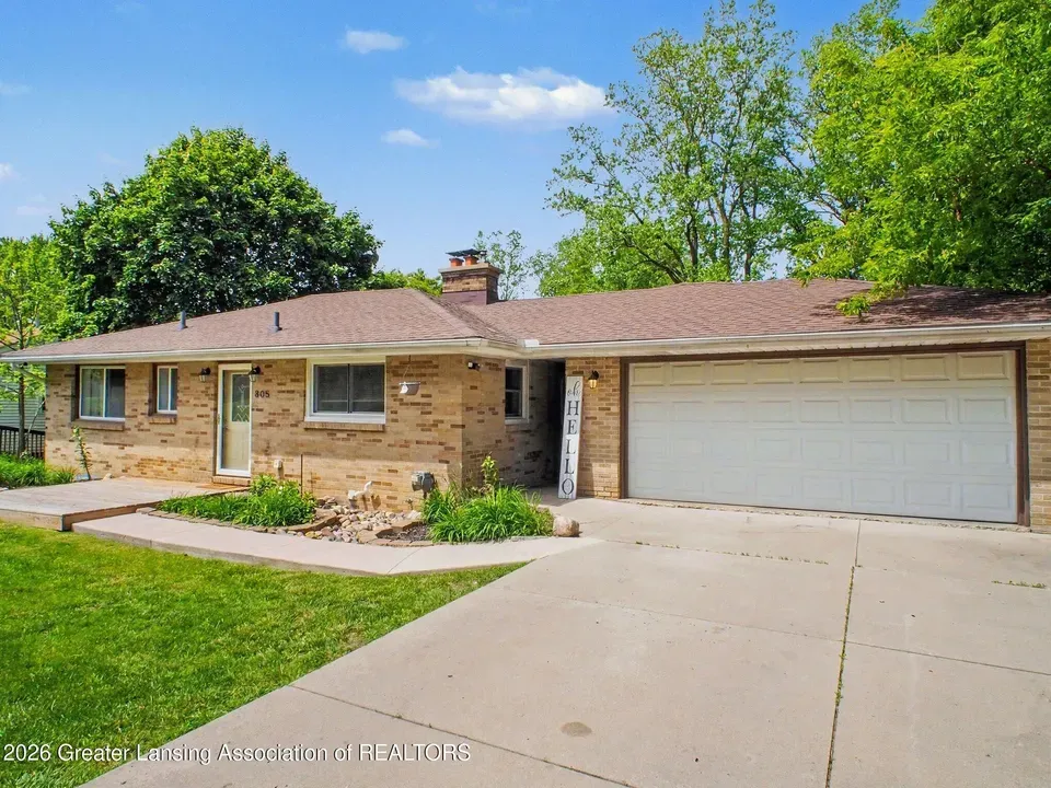 4 Bed 2 Bath Established Mid-Century Residence in Lansing, MI - 4