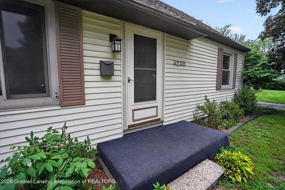 4 Bed 2 Bath Established Mid-Century Residence in Lansing, MI - 4