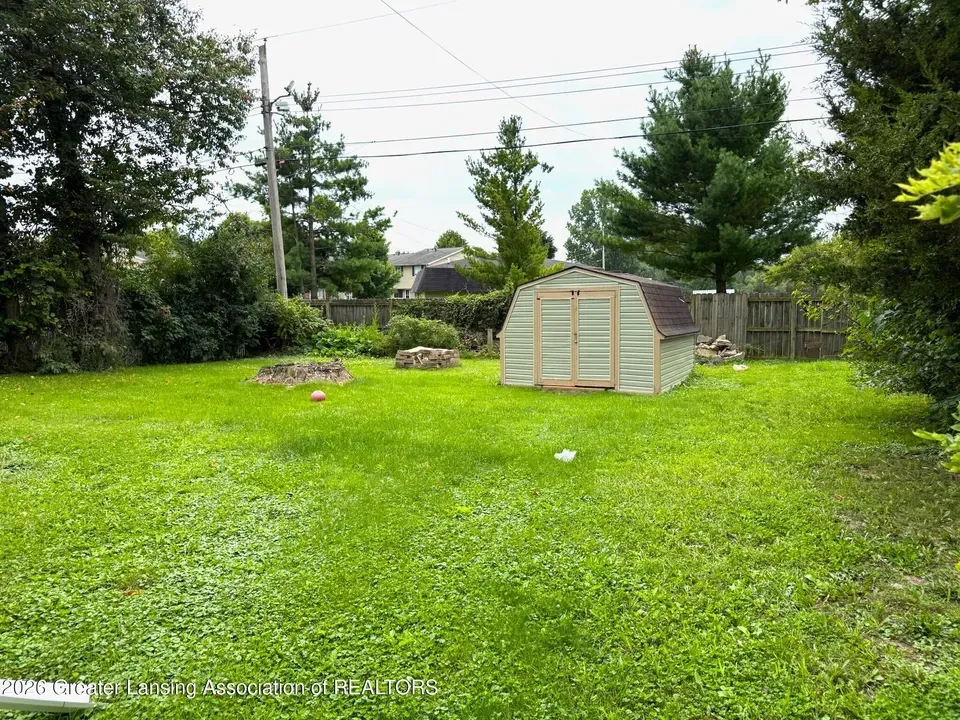 4 Bed 2 Bath Established Mid-Century Residence in Lansing, MI - 2