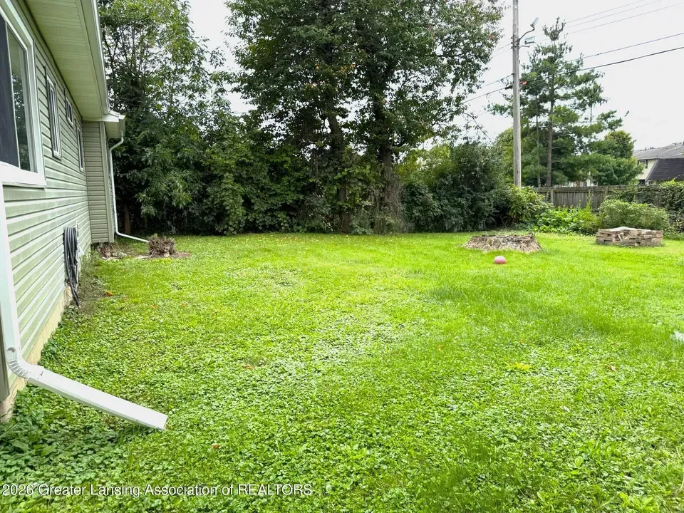 4 Bed 2 Bath Established Mid-Century Residence in Lansing, MI - 3