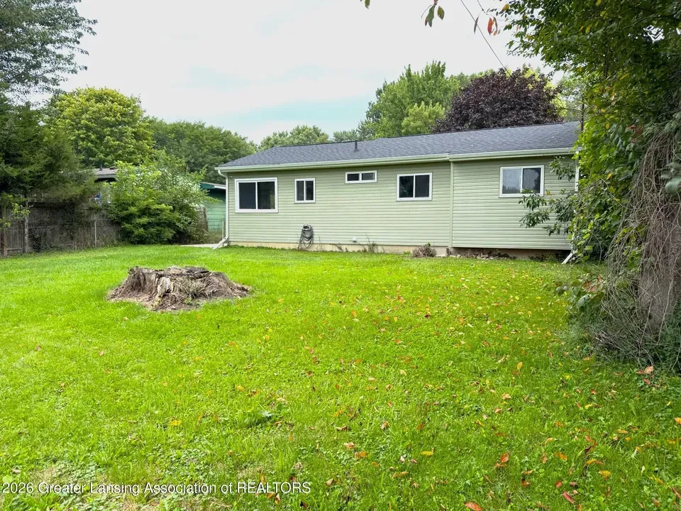 4 Bed 2 Bath Established Mid-Century Residence in Lansing, MI - 4
