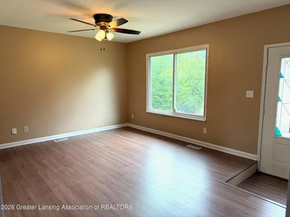 4 Bed 2 Bath Established Mid-Century Residence in Lansing, MI - 5