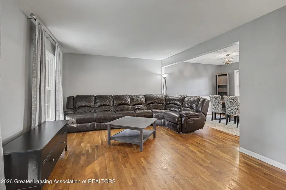 4 Bed 2 Bath Established Mid-Century Residence in Lansing, MI - 4