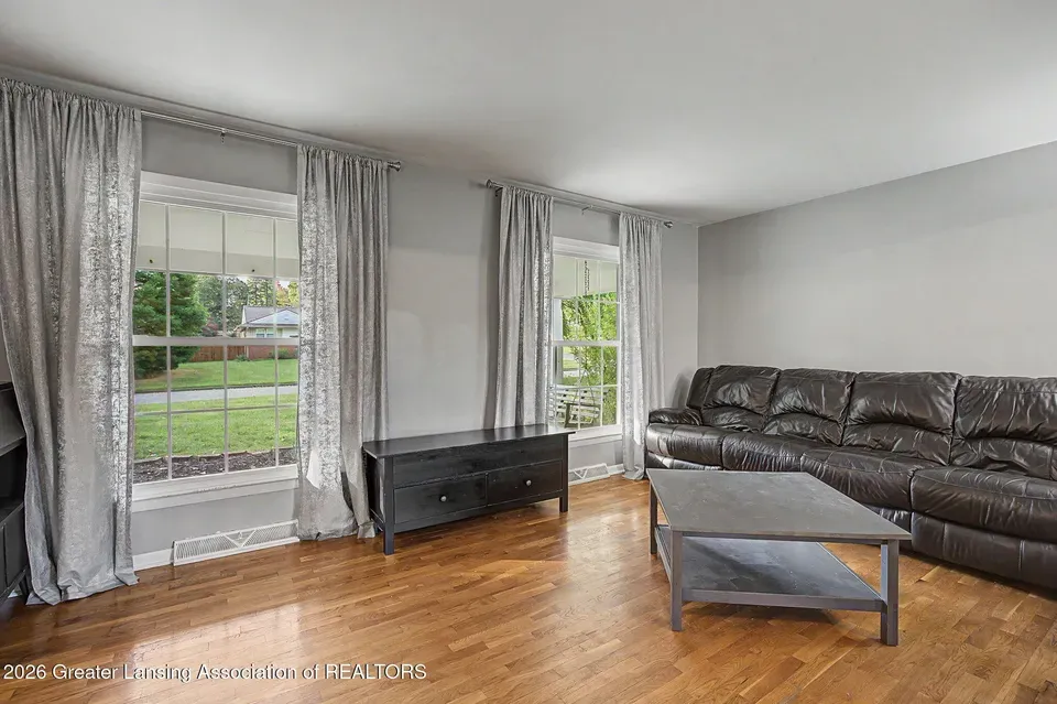 4 Bed 2 Bath Established Mid-Century Residence in Lansing, MI - 5