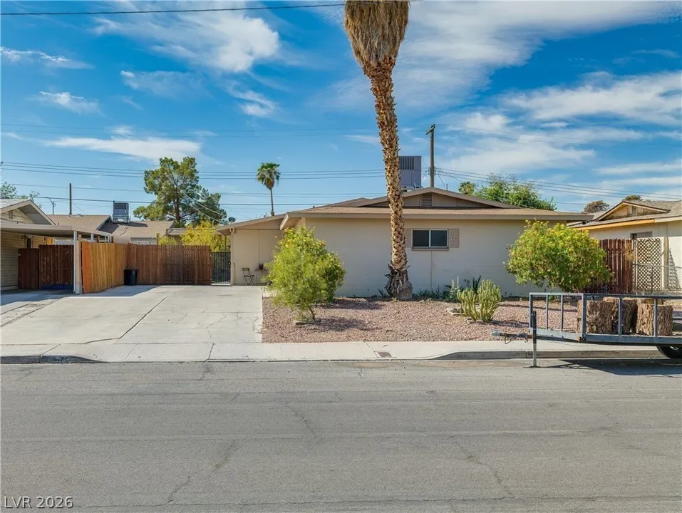 4 Bed 2 Bath Established Mid-Century Residence in Las Vegas, NV - 4
