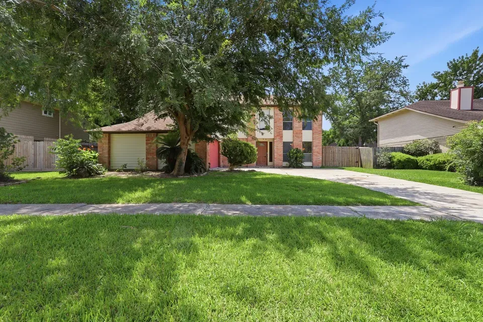 4 Bed 2 Bath Established Mid-Century Residence in League City, TX - 2