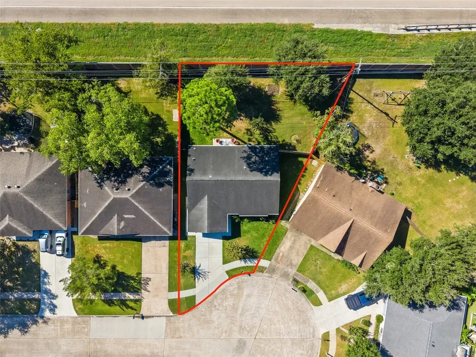 4 Bed 2 Bath Established Mid-Century Residence in League City, TX - 2
