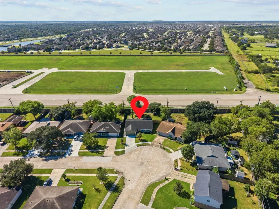 4 Bed 2 Bath Established Mid-Century Residence in League City, TX - 3