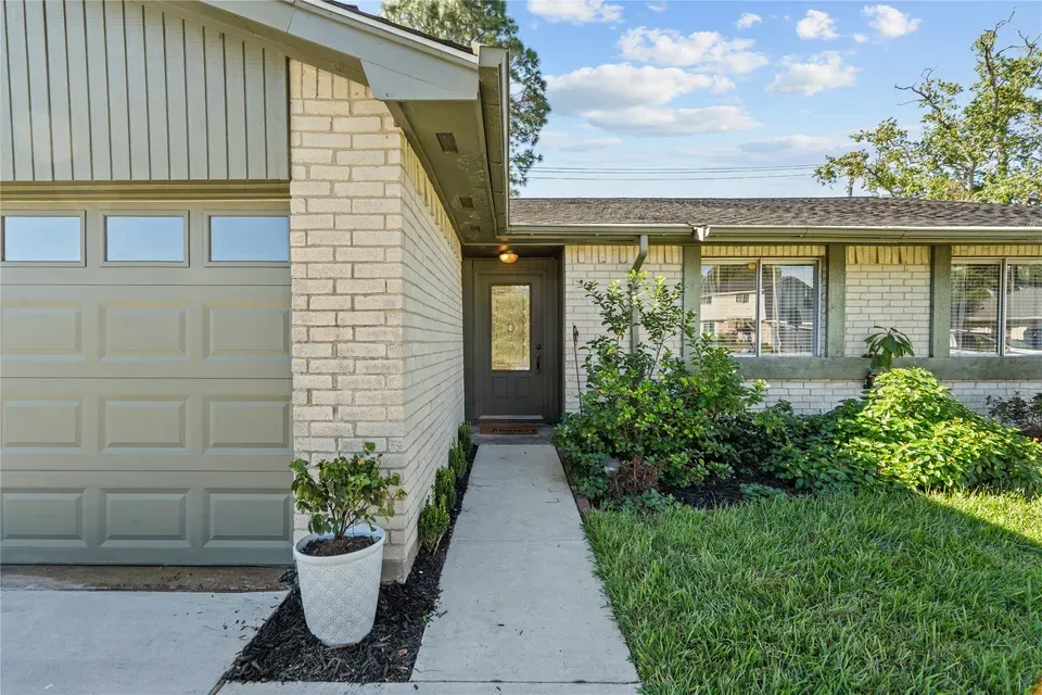 4 Bed 2 Bath Established Mid-Century Residence in League City, TX - 5