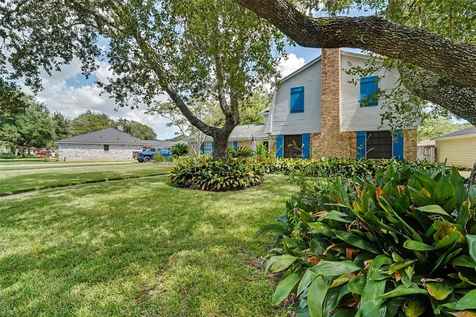 4 Bed 2 Bath Established Mid-Century Residence in League City, TX - 3