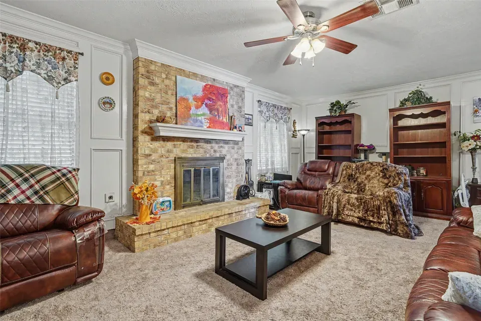 4 Bed 2 Bath Established Mid-Century Residence in League City, TX - 5