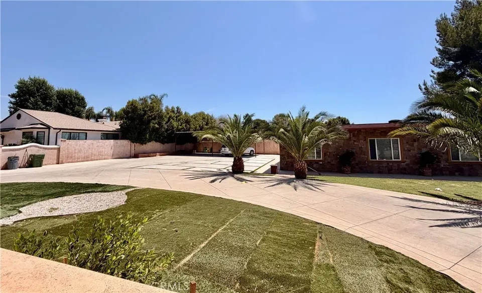 4 Bed 2 Bath Established Mid-Century Residence in Los Angeles, CA - 5