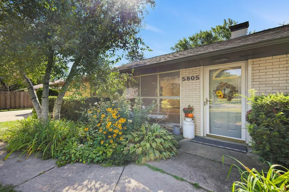 4 Bed 2 Bath Established Mid-Century Residence in Madison, WI
