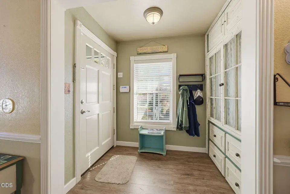 4 Bed 2 Bath Established Mid-Century Residence in Medford, OR - 3