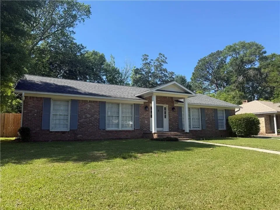 4 Bed 2 Bath Established Mid-Century Residence in Mobile, AL - 3