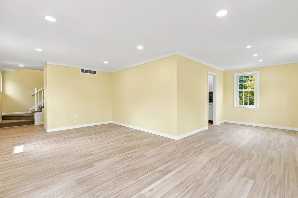 4 Bed 2 Bath Established Mid-Century Residence in Nashua, NH - 3