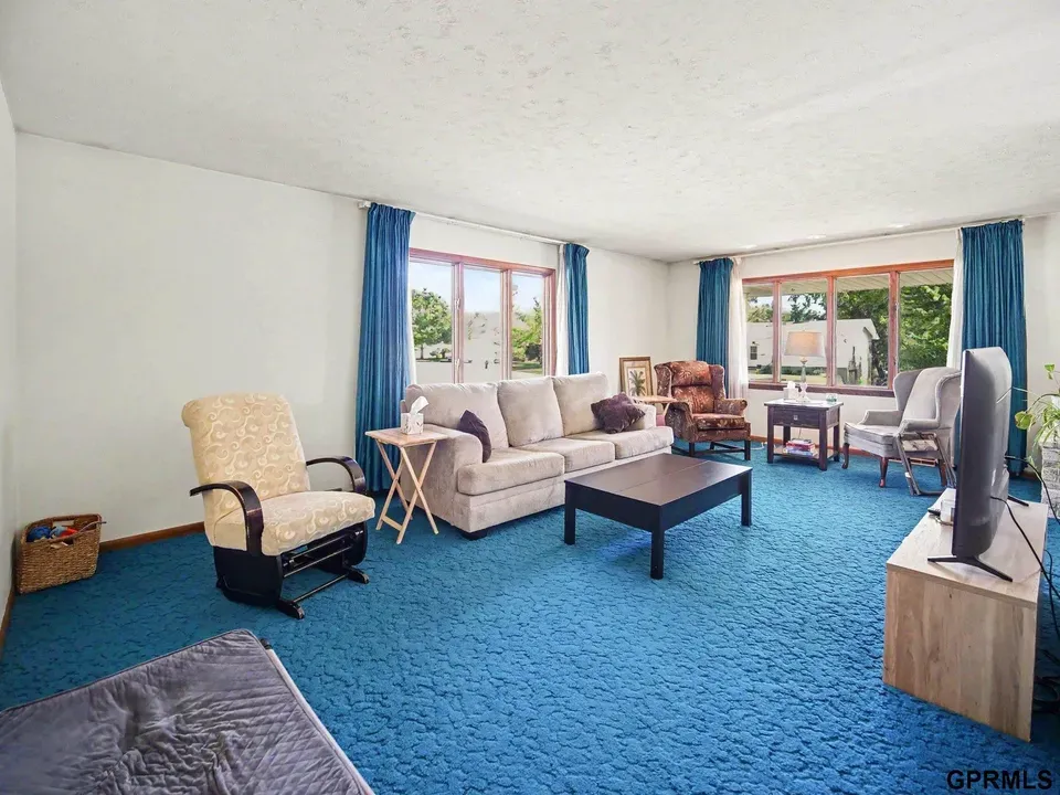4 Bed 2 Bath Established Mid-Century Residence in Omaha, NE - 2