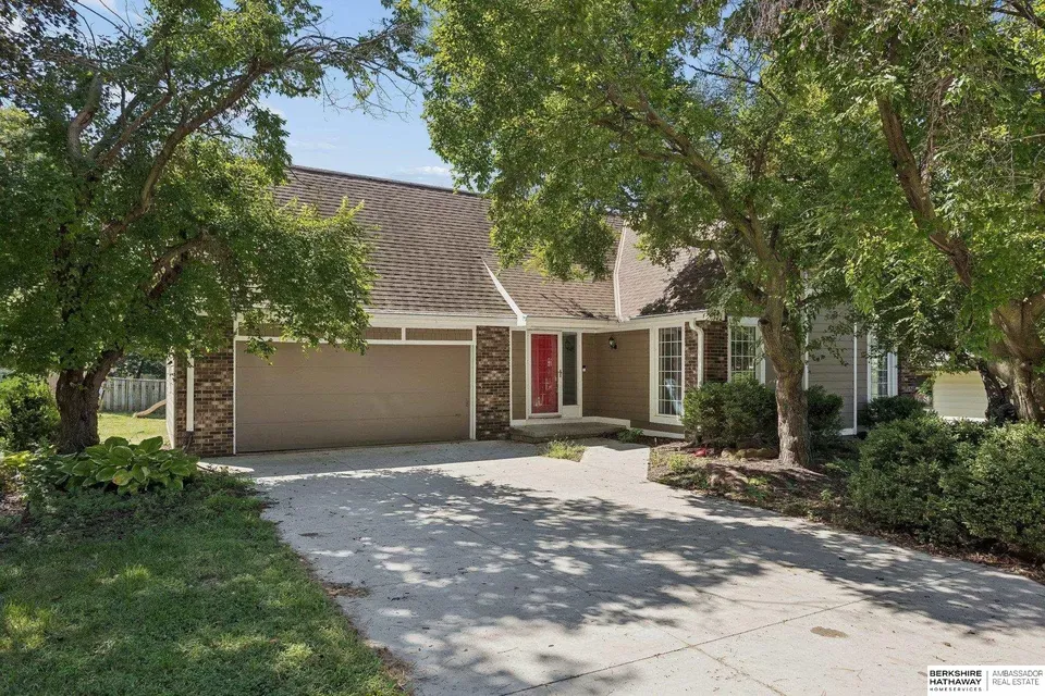 4 Bed 2 Bath Established Mid-Century Residence in Omaha, NE - 1