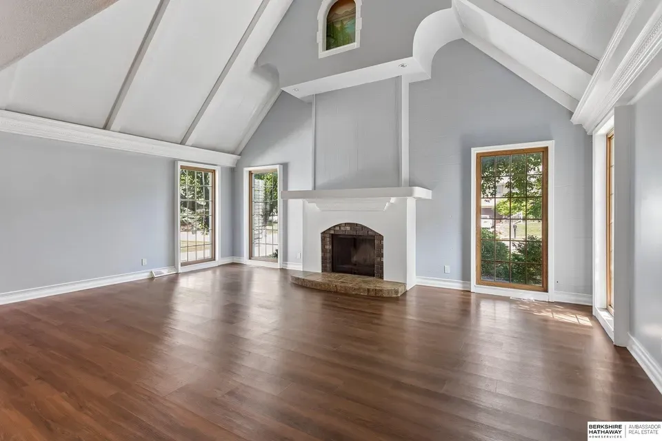 4 Bed 2 Bath Established Mid-Century Residence in Omaha, NE - 3
