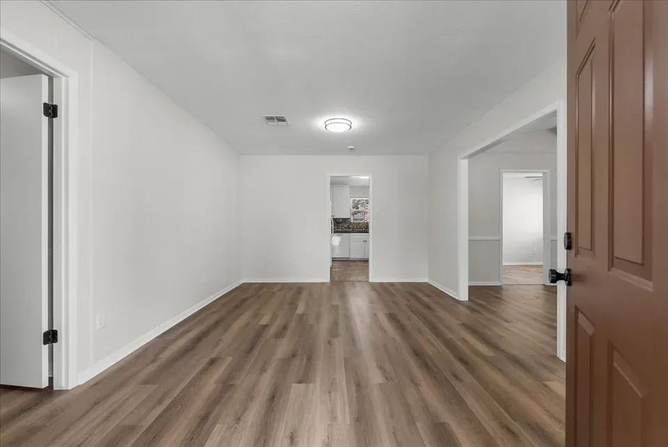 4 Bed 2 Bath Established Mid-Century Residence in Pearland, TX - 3