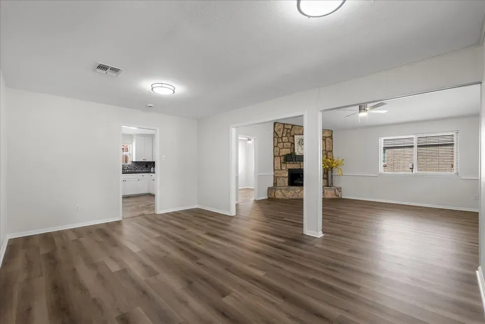 4 Bed 2 Bath Established Mid-Century Residence in Pearland, TX - 5