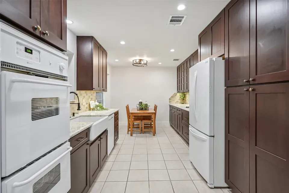 4 Bed 2 Bath Established Mid-Century Residence in Pearland, TX - 3