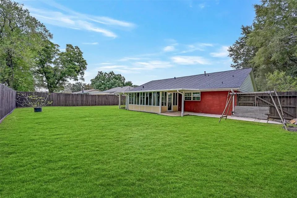 4 Bed 2 Bath Established Mid-Century Residence in Pearland, TX - 5