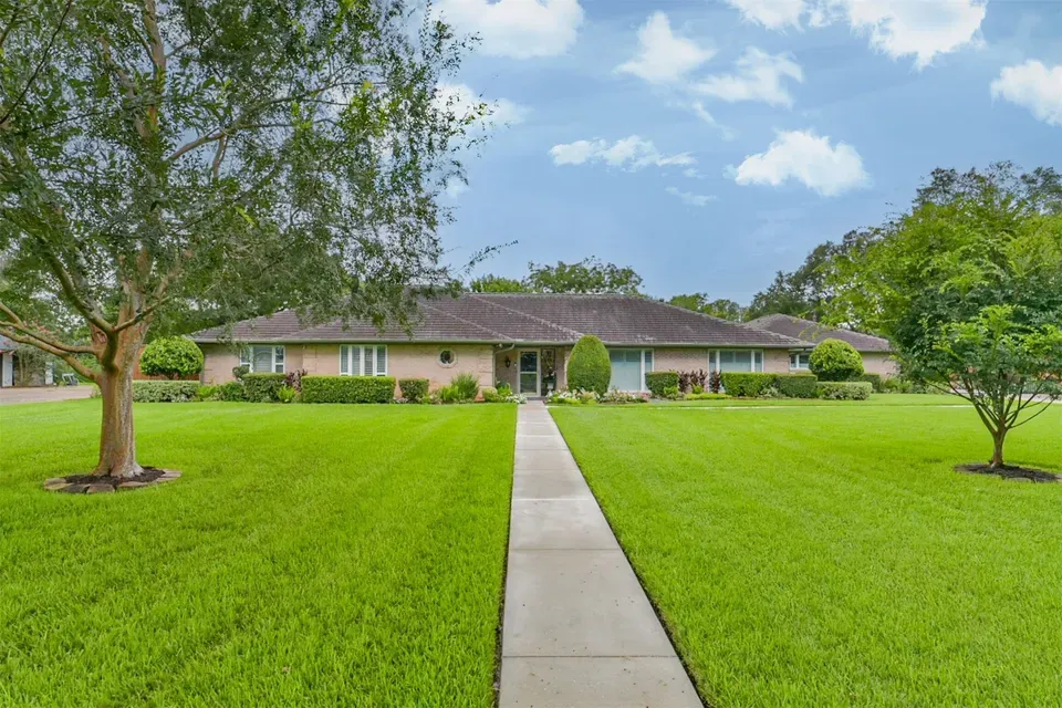 4 Bed 2 Bath Established Mid-Century Residence in Pearland, TX - 1