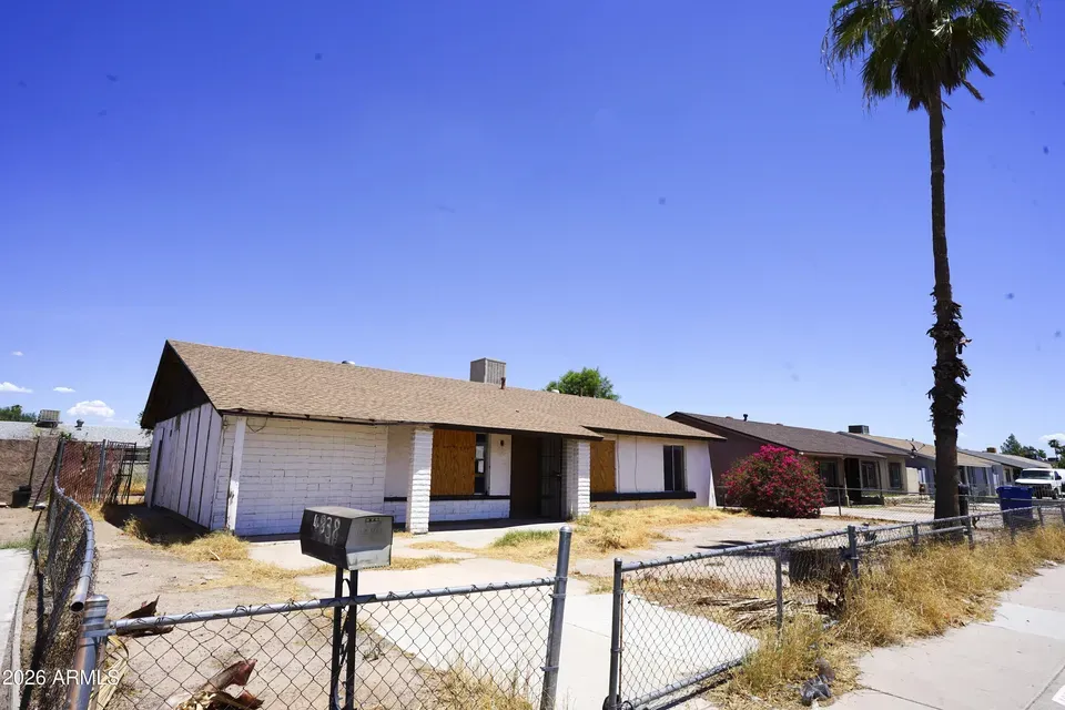 4 Bed 2 Bath Established Mid-Century Residence in Phoenix, AZ - 2