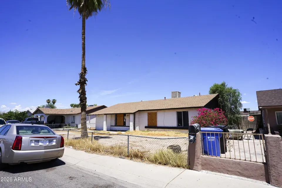 4 Bed 2 Bath Established Mid-Century Residence in Phoenix, AZ - 3