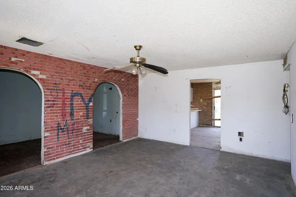 4 Bed 2 Bath Established Mid-Century Residence in Phoenix, AZ - 4