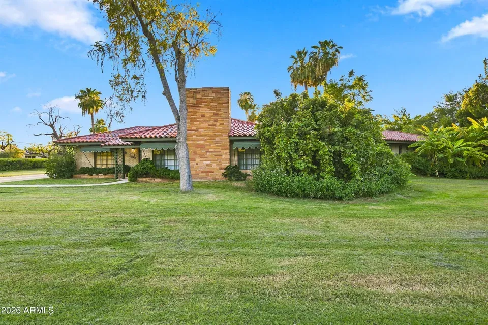 4 Bed 2 Bath Established Mid-Century Residence in Phoenix, AZ - 2
