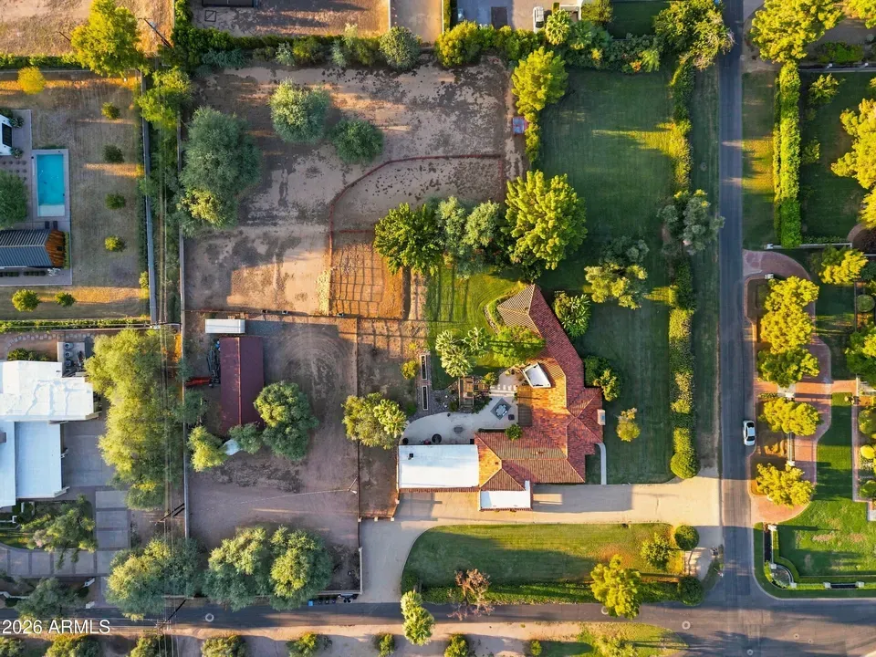4 Bed 2 Bath Established Mid-Century Residence in Phoenix, AZ - 3