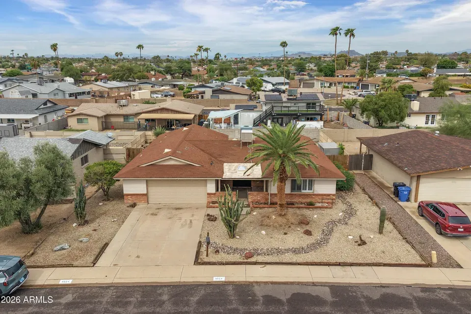 4 Bed 2 Bath Established Mid-Century Residence in Phoenix, AZ - 1