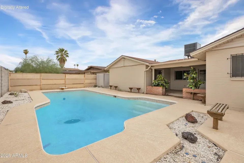 4 Bed 2 Bath Established Mid-Century Residence in Phoenix, AZ - 2