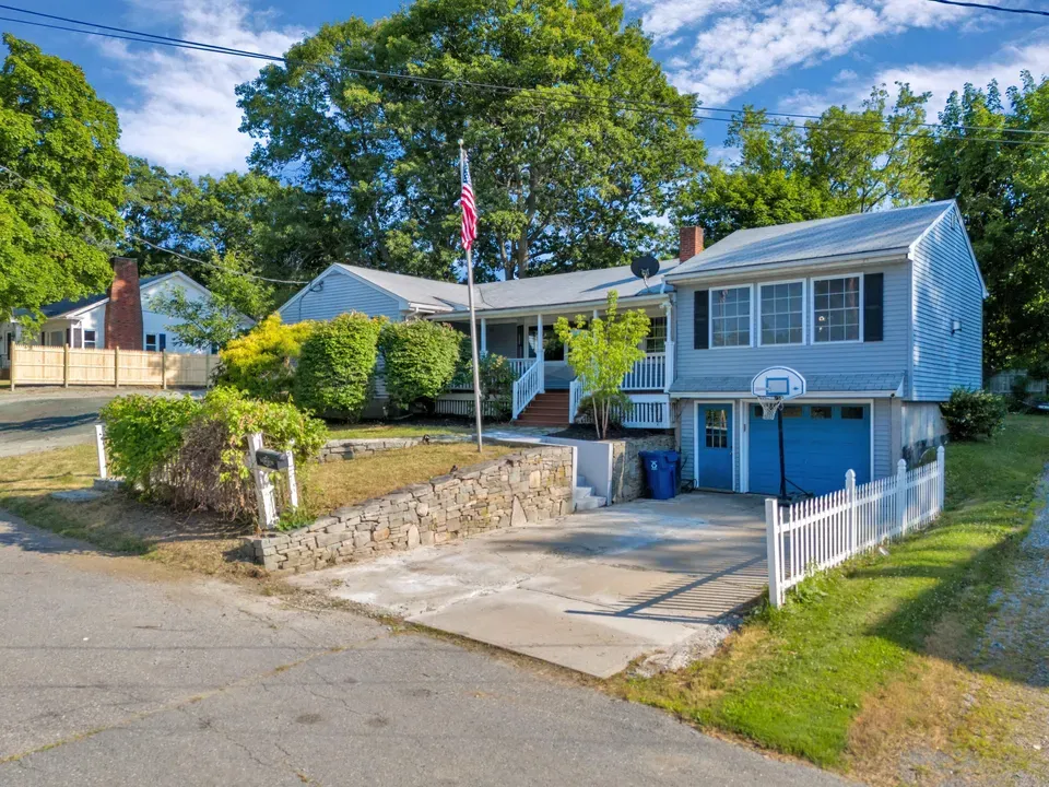 4 Bed 2 Bath Established Mid-Century Residence in Portland, ME - 2