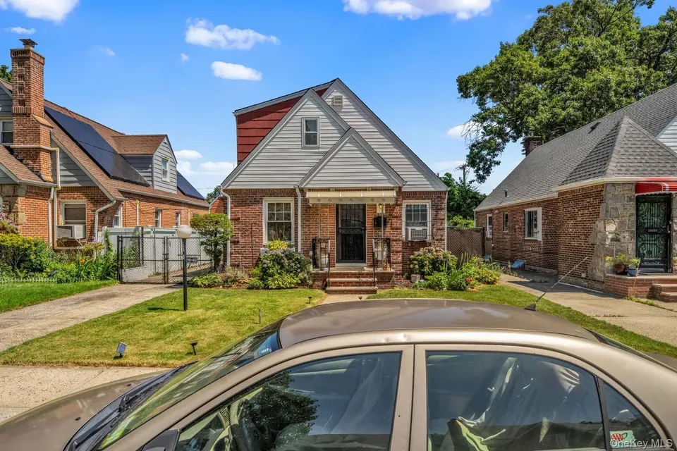 4 Bed 2 Bath Established Mid-Century Residence in Queens, NY - 3