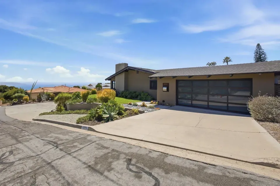 4 Bed 2 Bath Established Mid-Century Residence in San Diego, CA - 2