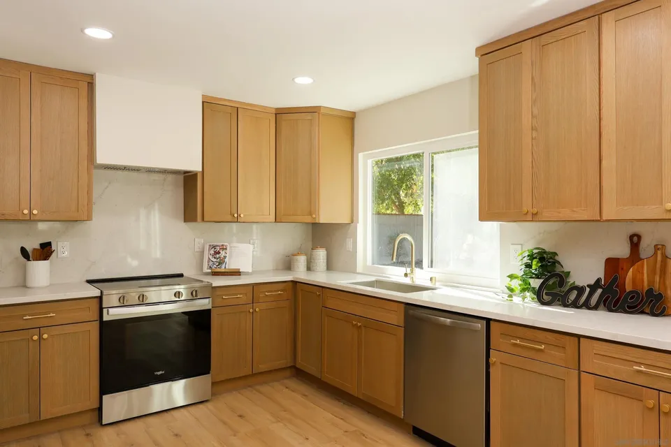 4 Bed 2 Bath Established Mid-Century Residence in San Diego, CA - 3