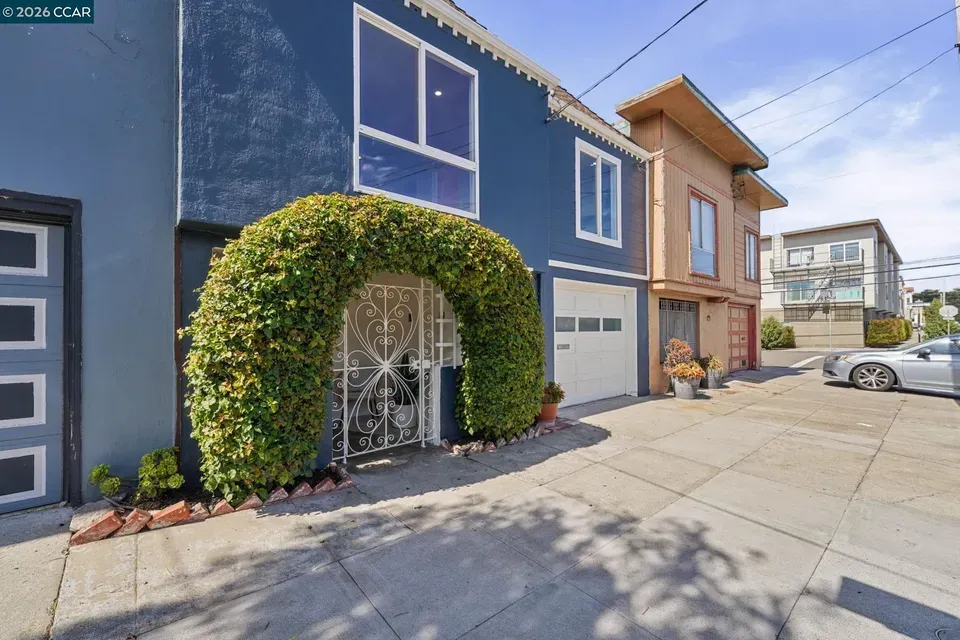 4 Bed 2 Bath Established Mid-Century Residence in San Francisco, CA - 4