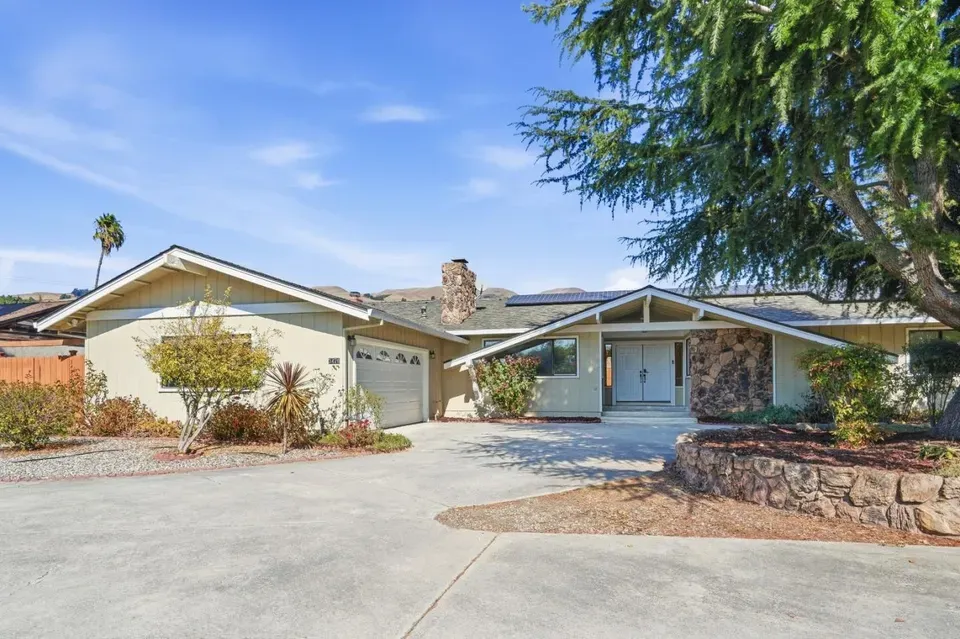 4 Bed 2 Bath Established Mid-Century Residence in San Jose, CA - 2